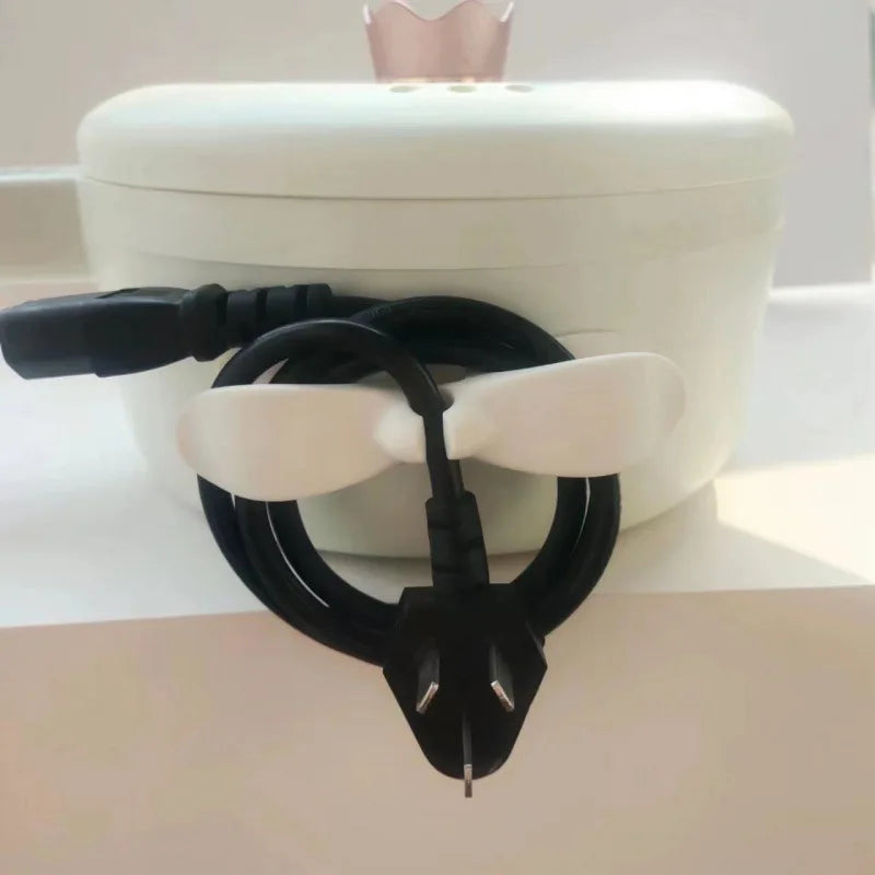 Kitchen storage wire winder